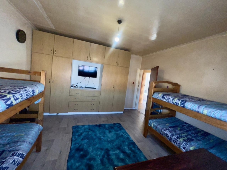 4 Bedroom Property for Sale in Grassy Park Western Cape
